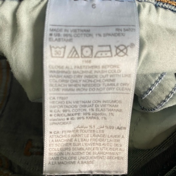 Old  Navy mid rise boyfriend jeans. Size 6 - Picture 3 of 8